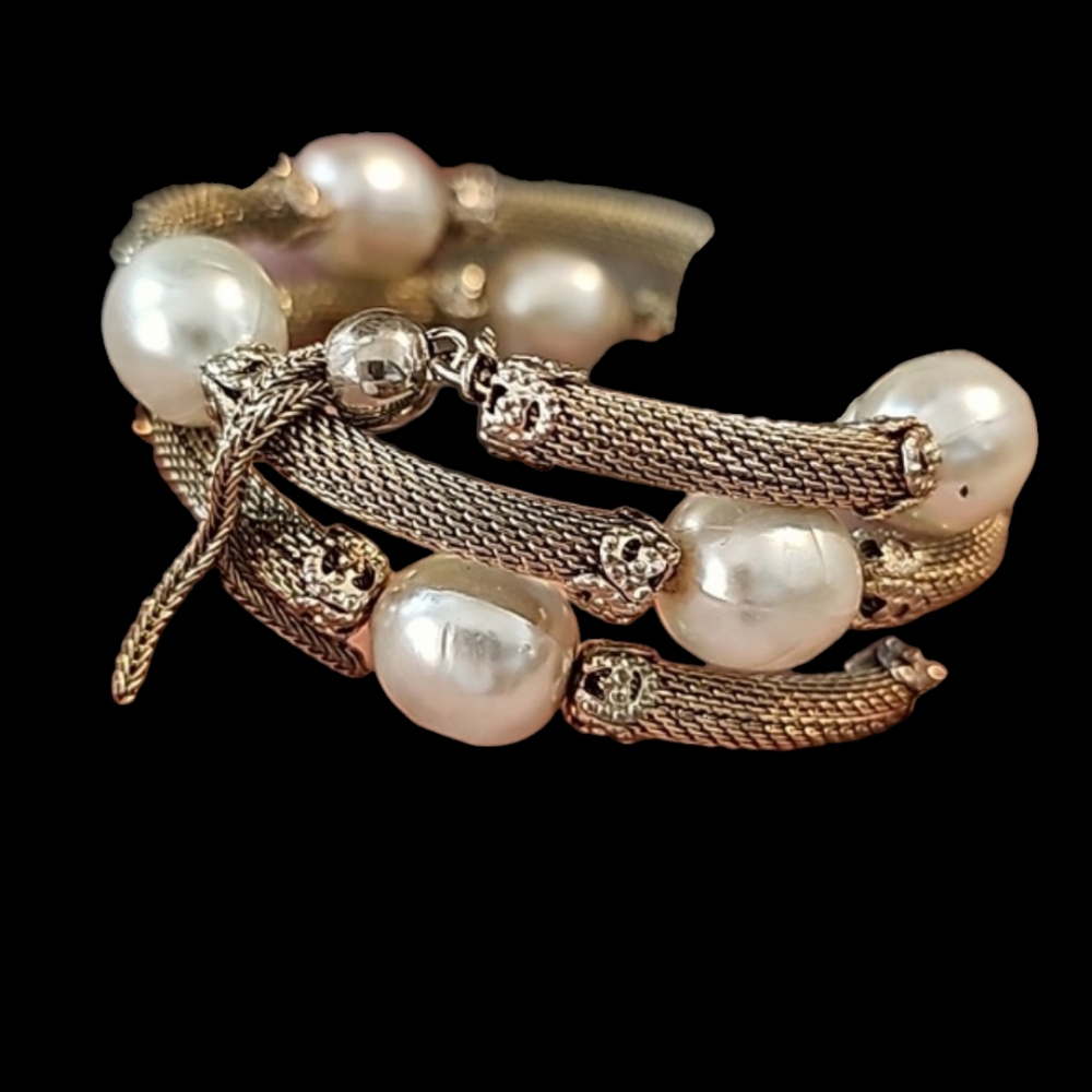 Bracelet gold mesh with pearls and tassle,  stretchy contoured LOT442